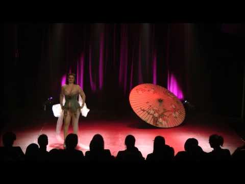 Lola The Vamp performs Parasol Burlesque solo act