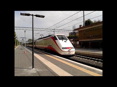 Frecciabianca (ES FB 8815) Milano C.LE - Lecce in transito spedito presso Riccione