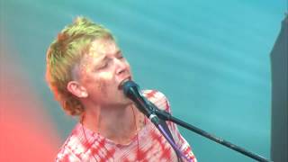 Pond - Sweep Me Off My Feet (Live at Clockenflap 2017)