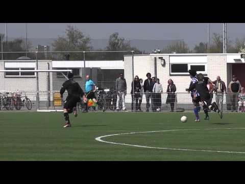 svDiemen C1 - Almere City C1 17-4-2011 goal3 ilias videowall.mpg