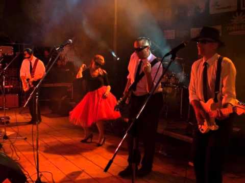 Laura a její tygři - Život je teď