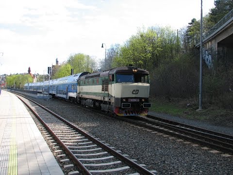 Lokomotiva 749.264 (Bardotka) na vlaku Os 9057