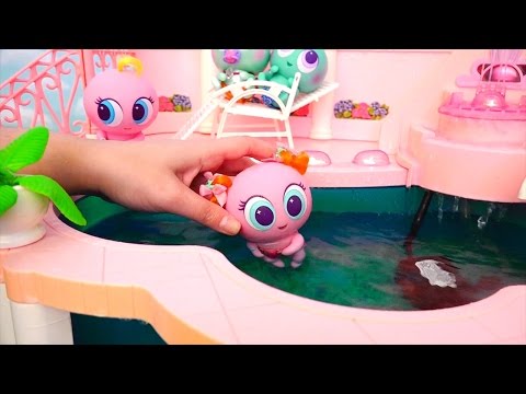 My Toy Baby Says Her First Word at the Swimming Pool 💖 Toys and Dolls Fun Play for Kids Video