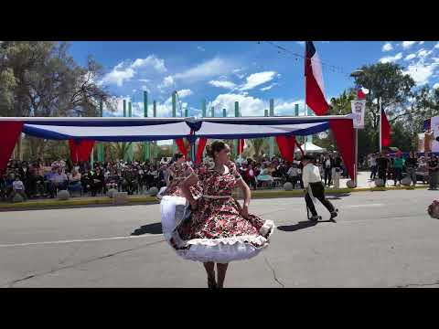 Presentación “Ecos de Chile, entre Panderos y Espuelas” en desfile Diego de Almagro 