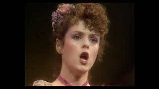 Sondheim - Sunday In The Park With George - Bernadette Peters singing Sunday In The Park With George