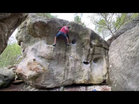 95.2 | 29 Rouge | La Fissure du Kilo de Beurre | 5 | FONTAINEBLEAU BOULDERING
