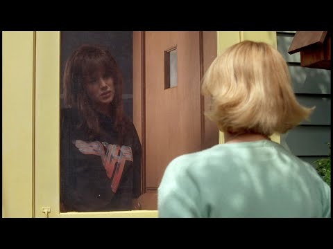 Van Halen T-shirt (Angela Featherstone, Drew Barrymore & Adam Sandler) - The Wedding Singer (1998)