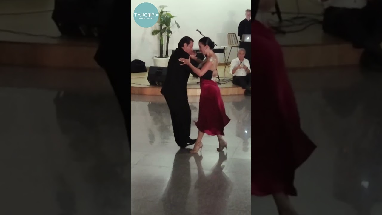Video thumbnail for Miguel Ángel Zotto & Daiana Guspero dance Francisco Canaro - La Milonga de Buenos Aires