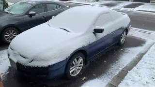 How to quickly and safely clean snow off your car