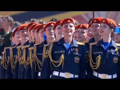 Девушки в погонах.