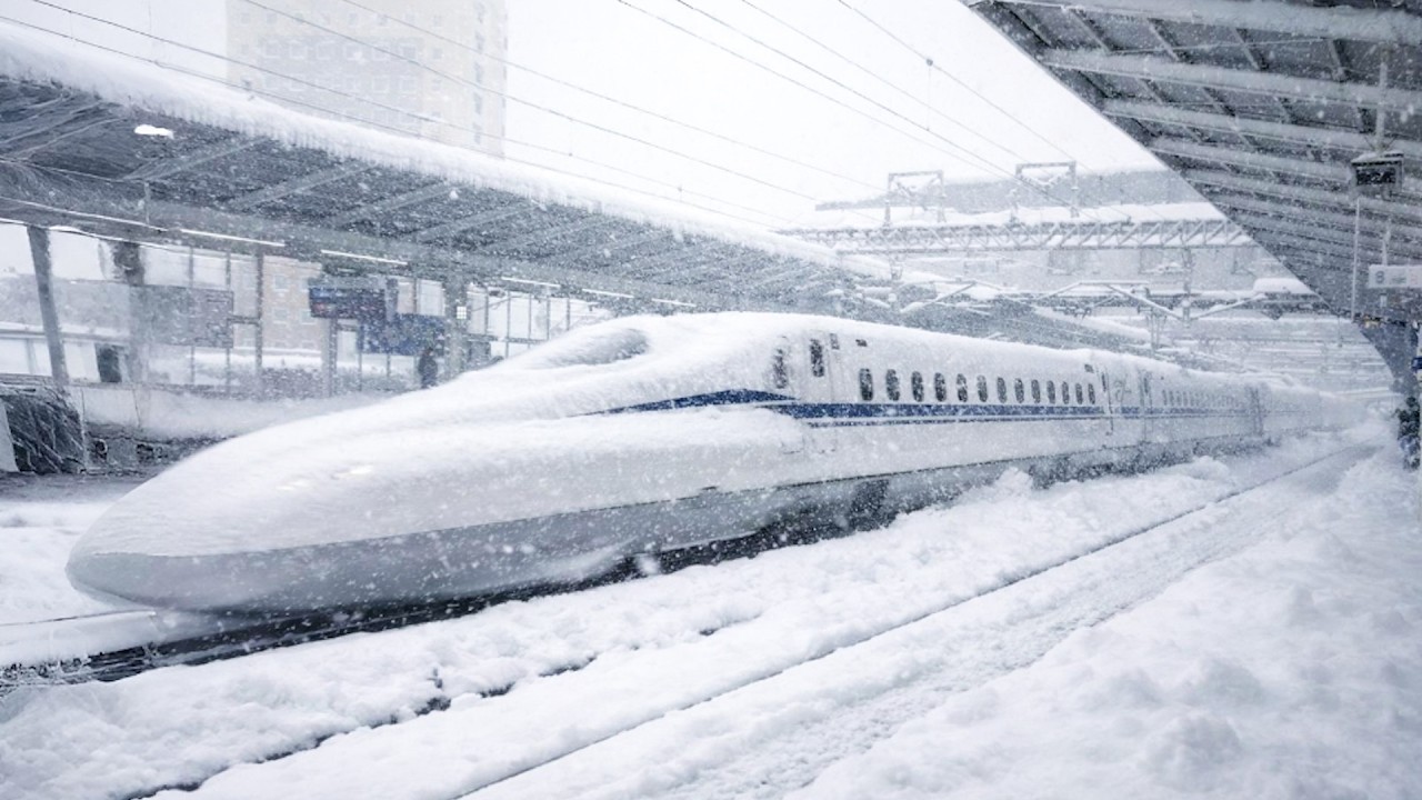 🇯🇵Riding on Japan's Snowiest Bullet Train on a Heavy Snow Day! | Tokaido Shinkansen (Kyoto→Maibara)