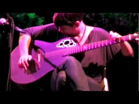 Kaki King al Carroponte con bacarozzo.mp4