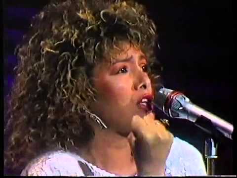 MARTHA PATRICIA YEPES ༺♥༻ FESTIVAL DE LA OTI 87  Colombia - Vengan a mi hogar -
