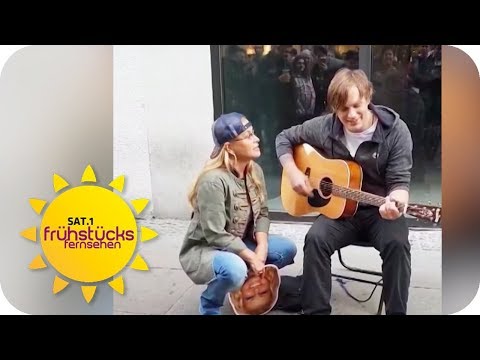 Weltstar Anastacia singt mit Straßenmusiker | SAT.1 Frühstücksfernsehen | TV