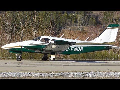 Piper PA-34 Seneca II Landing