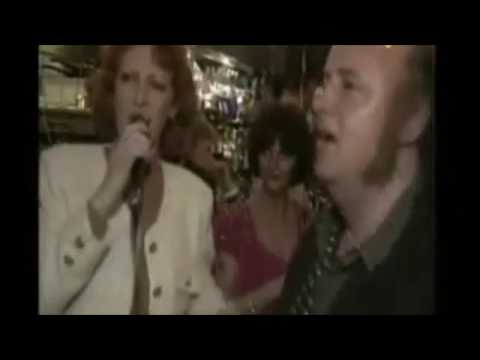 Thijs van Leer drunk scat singing at a party (1980's)