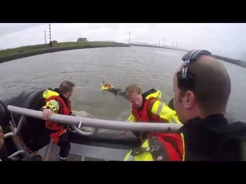KNRM Hoek van Holland - Journalisten op bezoek bij de KNRM