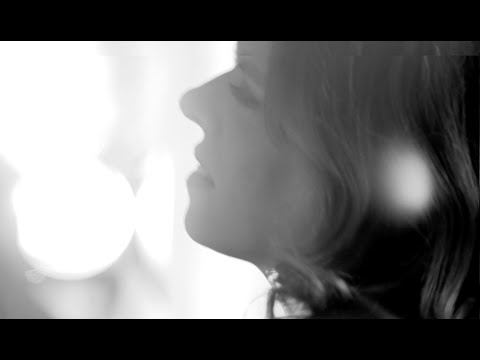 Stéphanie Sandoz - Fly (feat. Chris Birkett) - Clip Officiel HD