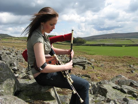 Catherine ashcroft on the Uilleann pipes ~ the coolin~ beautiful enjoy! 🎵🍀👍