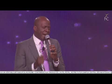 NOUS ÉLEVONS NOS MAINS VERS TOI !!