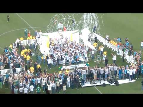 Porco! E da-lhe da-lhe porco! E da-lhe da-lhe porco!