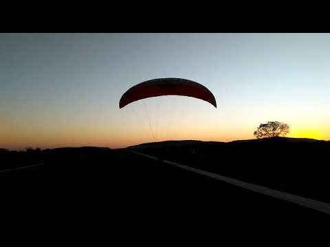 Decolagem alpina paramotor