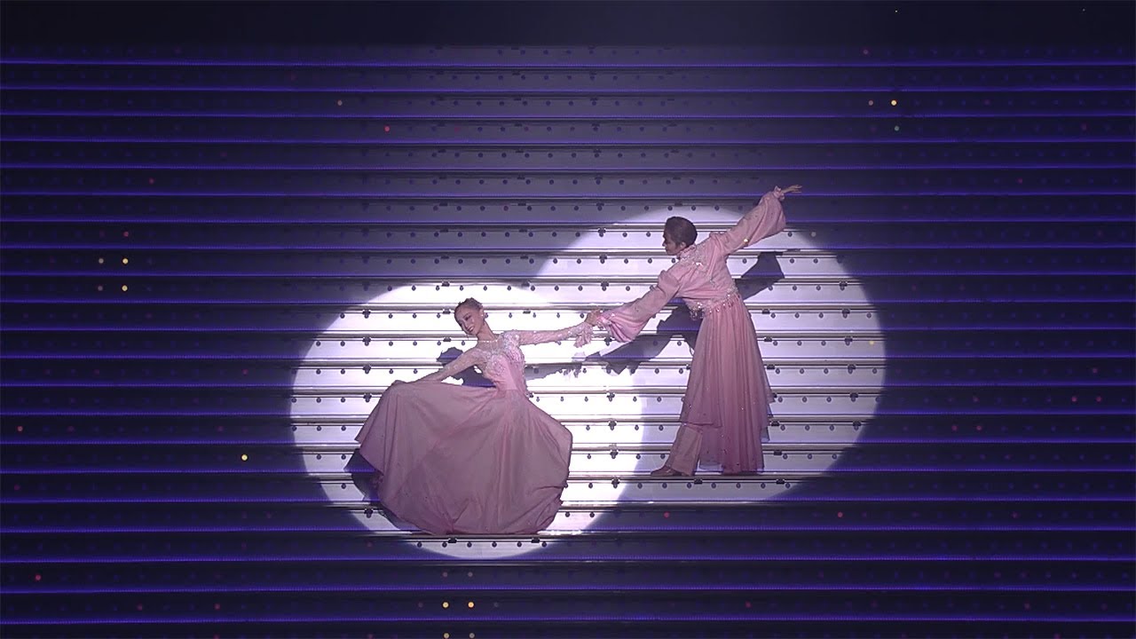 花組公演『悪魔城ドラキュラ』『愛, Love Revue!』初日舞台映像(ロング)