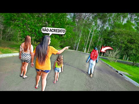 SEGUIMOS A MULHER DE CABELO VERMELHO NA RUA!! * muito perigoso