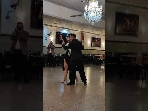 Suyay Quiroga y Alejandro Lencina. Pocas Palabras (Tanturi) Milonga la Baldosa 20may22