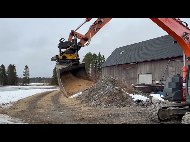 1337285 Crawler excavator Fiat Kobelco E135 -2004 (7153 hours)