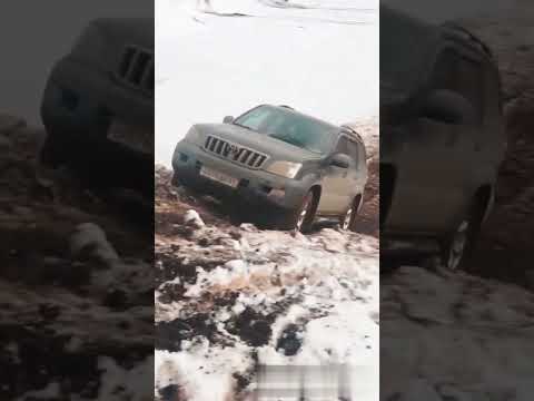 Toyota PRADO vs OUTLANDER 😁👀 #Shorts | offroading | up-hill drag race | suvbattle | carvs | vs