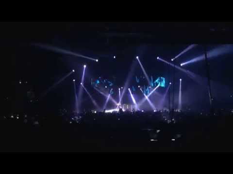 Gareth and Roxanne Emery - Soldier (Roxanne Emery Live version)