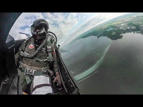360° stabilized view from the USAF F-16 Viper Demo Team -  EAA AirVenture Oshkosh #Osh18