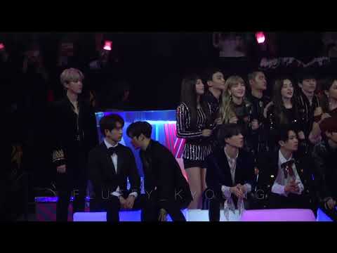 171201 MAMA in Hong Kong EXO reacting to Blacksuit