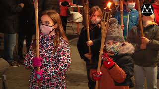 150122 Els amics de Sant Antoni es retroben a plaça de la Vila amb una trobada de ball, foc i brou