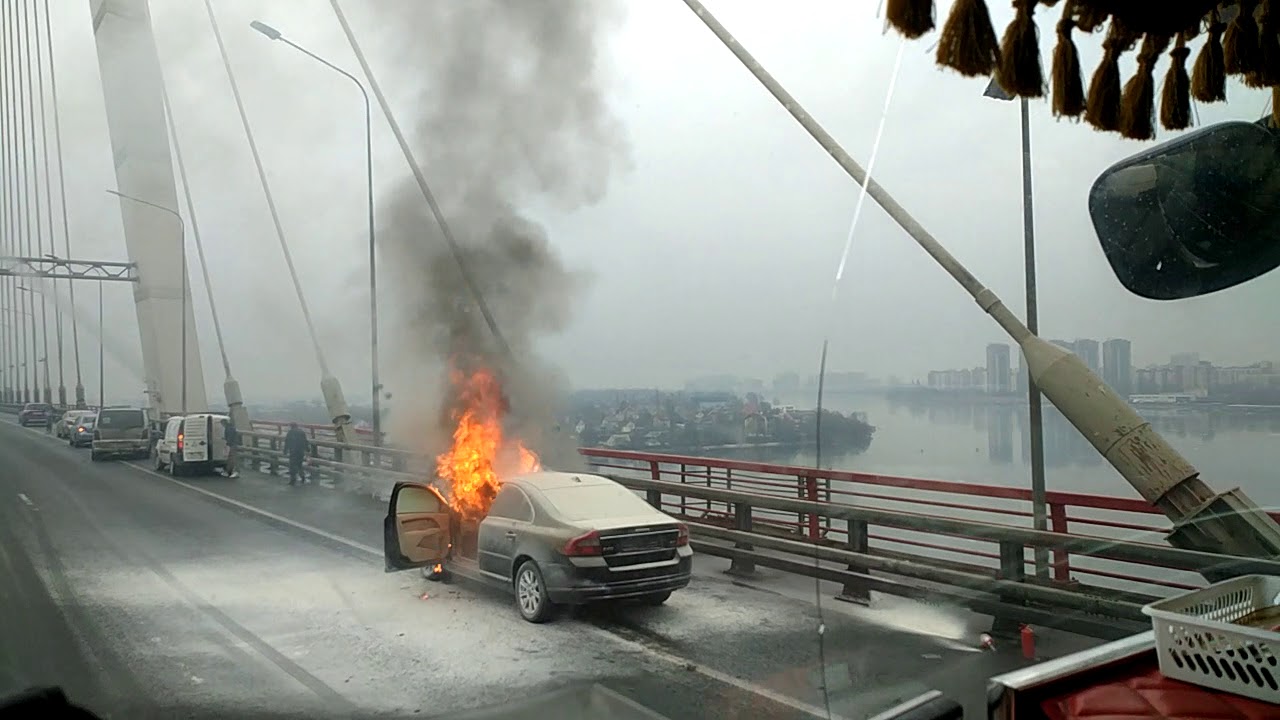 Пожар на мосту в Санкт- Петербурге