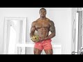 WHAT I EAT TO STAY SHREDDED YEAR ROUND | I EAT THIS DAILY!