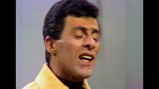 THE FOUR SEASONS - LET'S HANG ON"  full performance - 1966