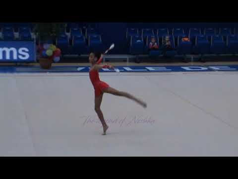 Eloïse MARCHON massues - 2013 Gala de charité Reims 2 février