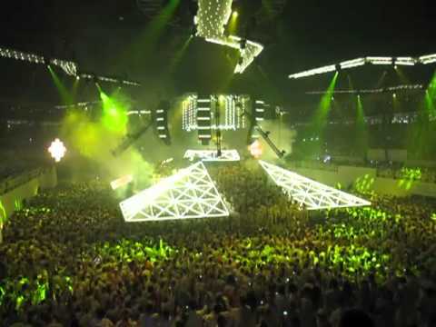 TT Sensation 2011 Celebrate Life Prague - start Sharam - colour bubles