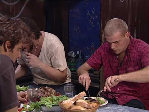 El Chiqui Mata Al Pavo Para Comer - OKUPAS (2000)