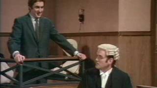 Monty Python FC 27. - Bírósági jelenet - Tömeggyilkos (Court-scene - Multiple murderer)