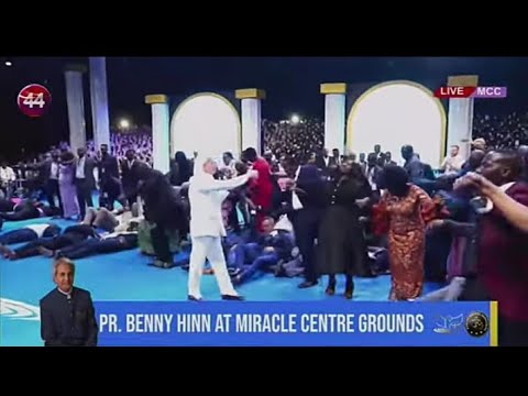 All Pastors Fall under Mighty Anointing Benny Hinn Prays || Robert Kayanja 