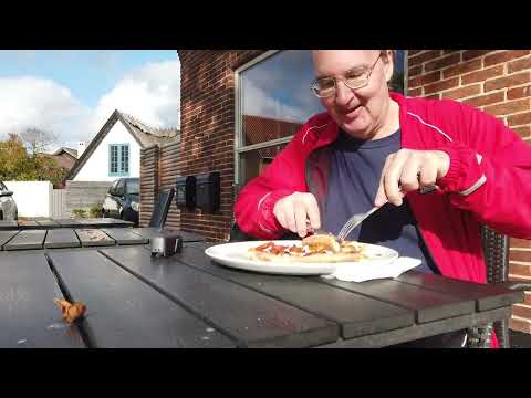 MongoTV_9936 - MIN GÅTUR - Del 6 - Fredag 14.Oktober 2022 - Går En Tur og Spiser FROKOST PIZZA