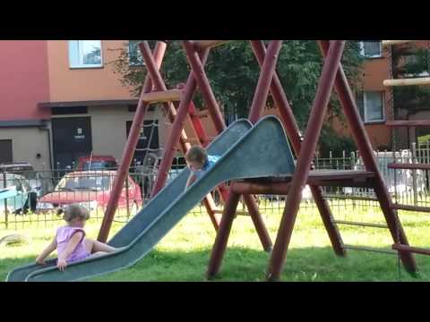 Masakra w co bawią się dzieci