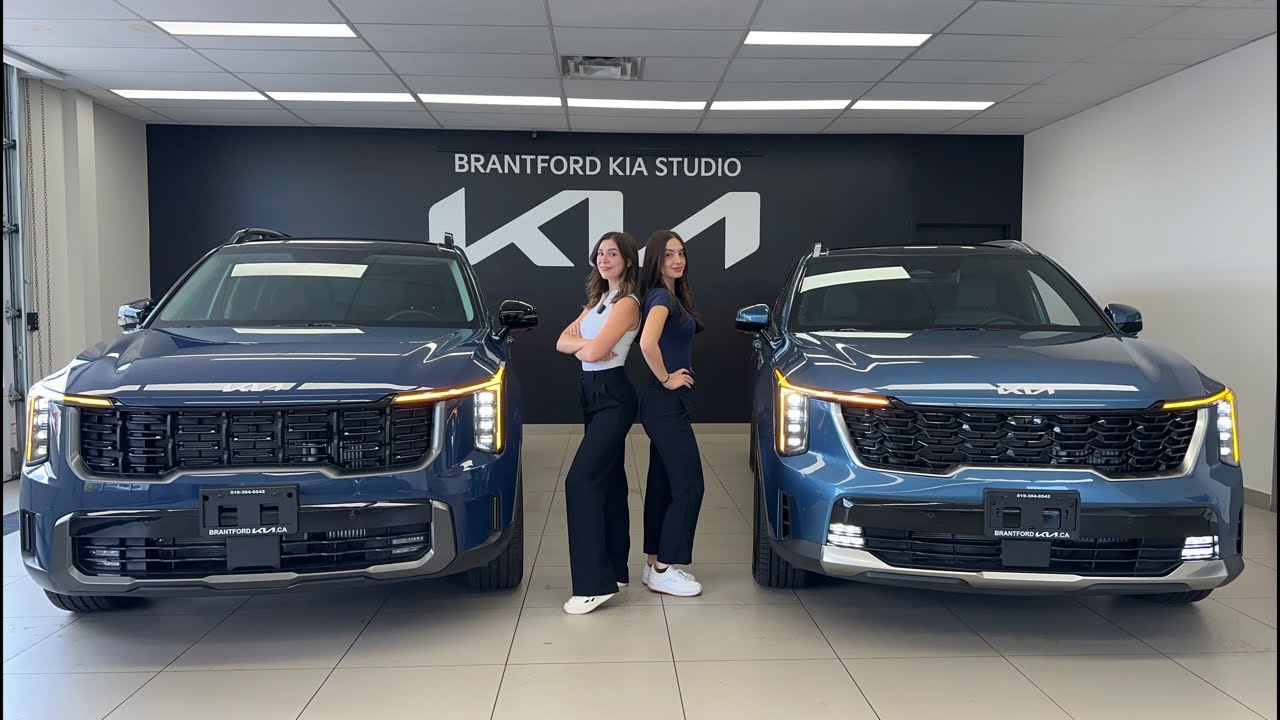 The 2025 Kia Sorento COMPARED - PHEV vs GAS!