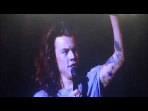 Harry talking and telling Liam's mum to stand up (One Direction live in London 28.9.2015)