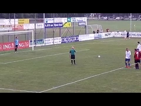 Ruben Maas van Cluzona verzilvert strafschop tegen Terneuzen