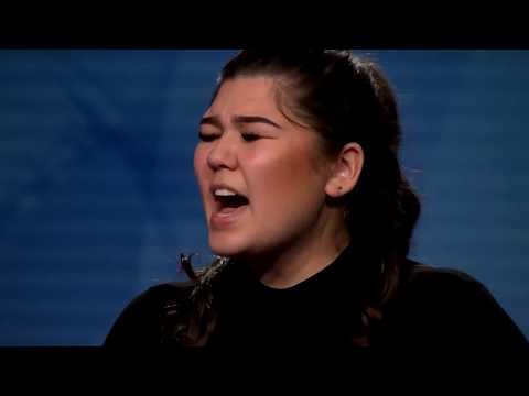 Emma Smith - Too close av Alex Clare (hela audition 2019) - Idol Sverige (TV4)