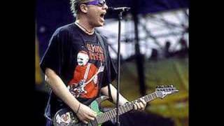 The Offspring - Living in chaos